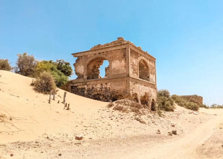 The Sultan’s Ruined Palace of Diabat: History, Legend, and Hope for Restoration